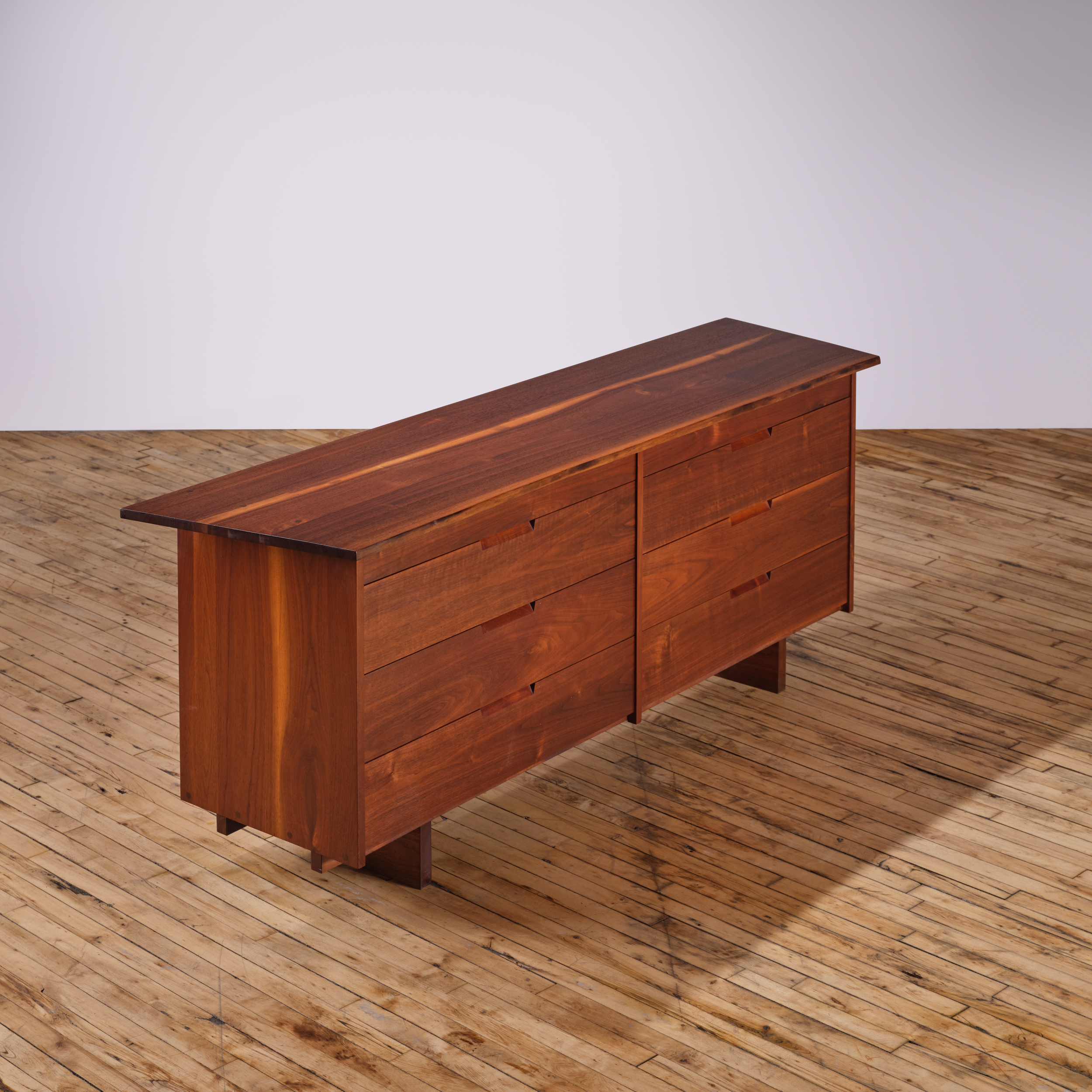 Double Chest of Drawers with Overhangs