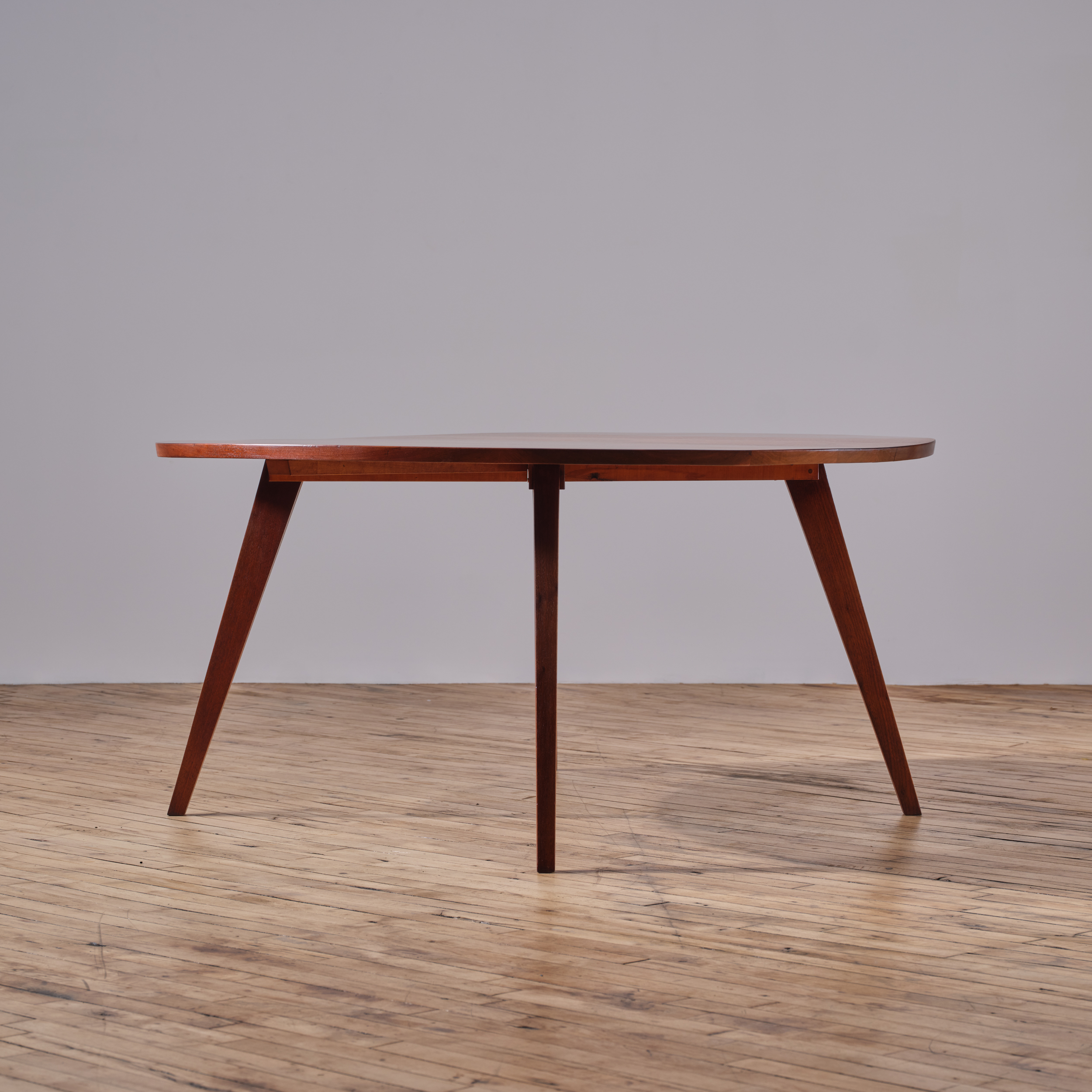Round Splayed Led Dining Table by George Nakashima – MG1074 (6)