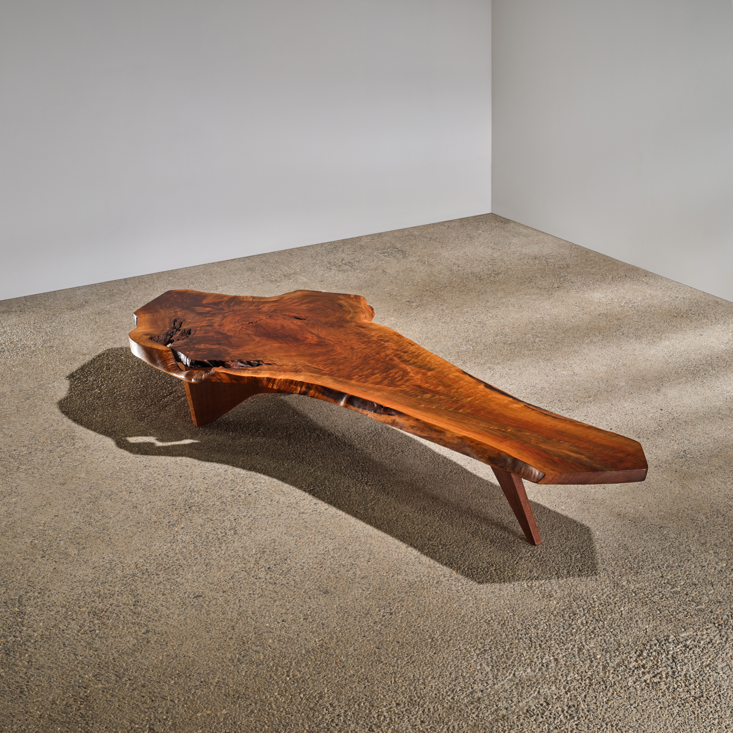 Slab Coffee Table – George Nakashima – 1966 Falk MG1124 (1)