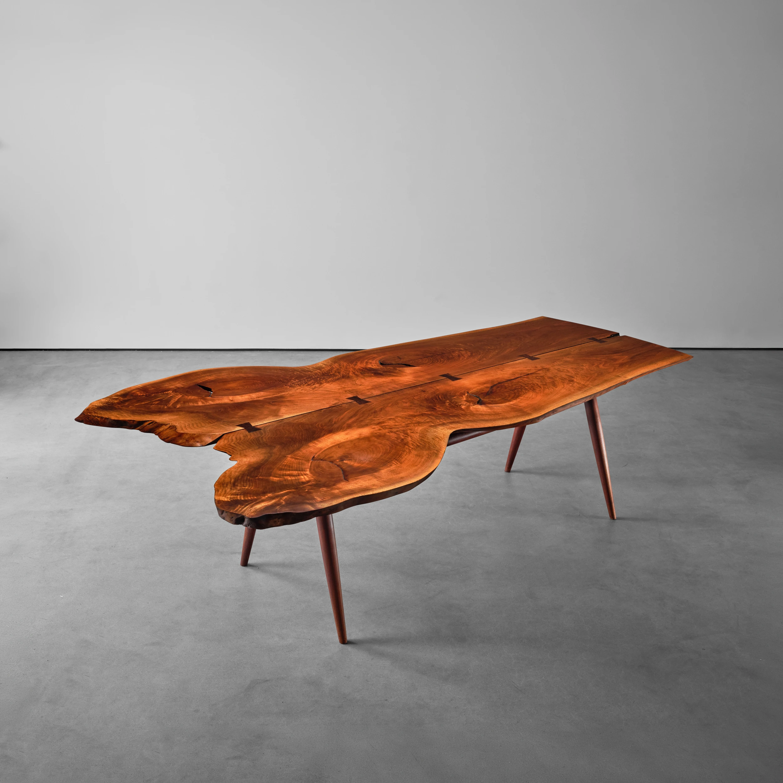 Special Turned Leg Dining Table