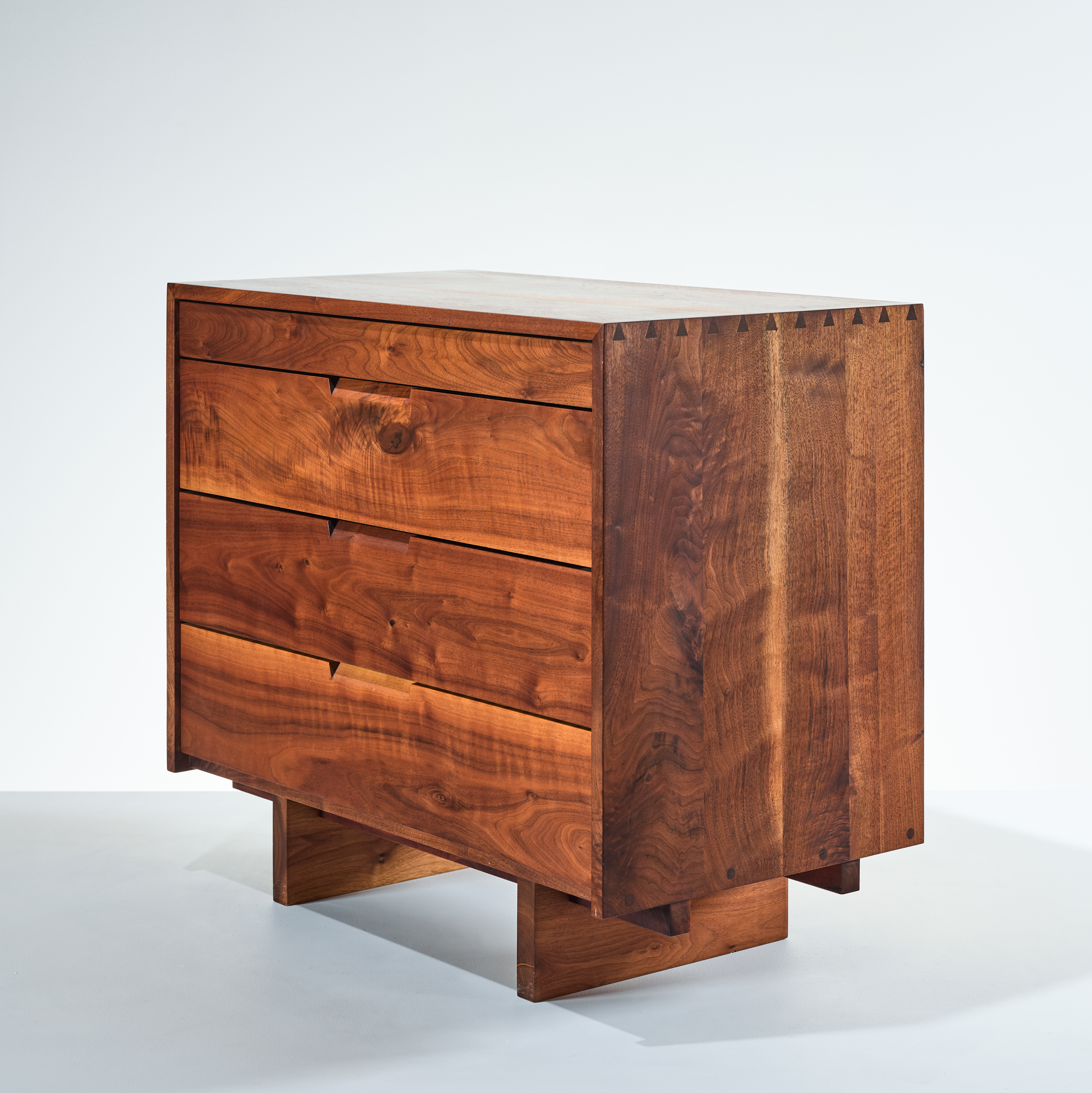 Single Chest of Drawers