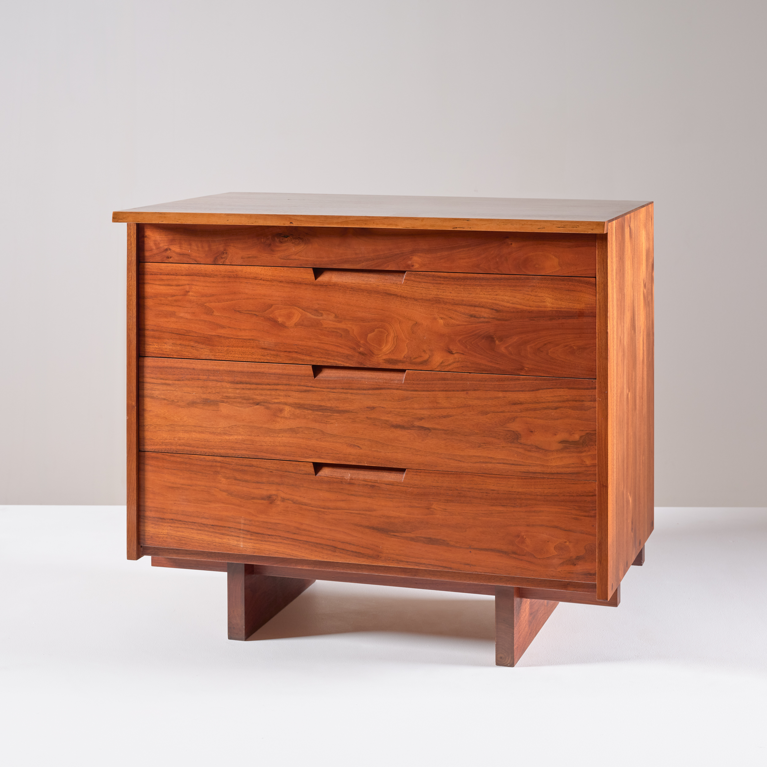Single Chest of Drawers