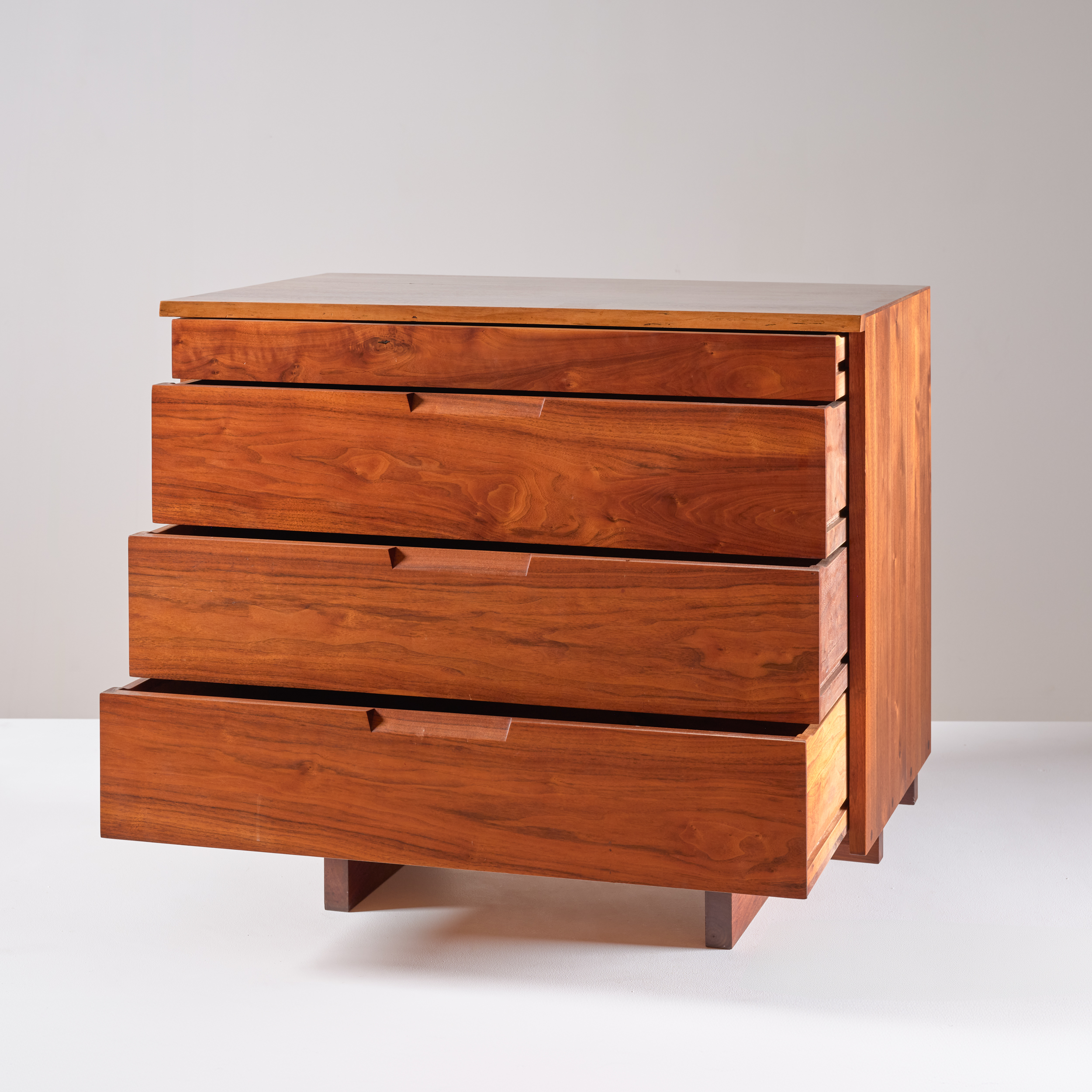 Single Chest of Drawers by George Nakashima – 1957 Naeve – MG1232 3