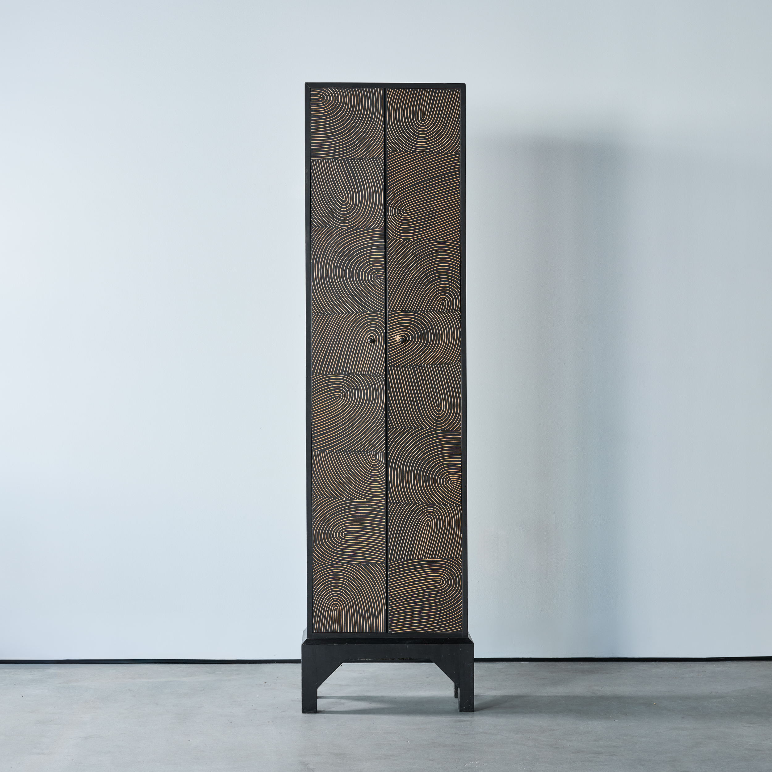 Thumbprint Cabinet by Judy Kensley McKie – 1987 – MG1905 3