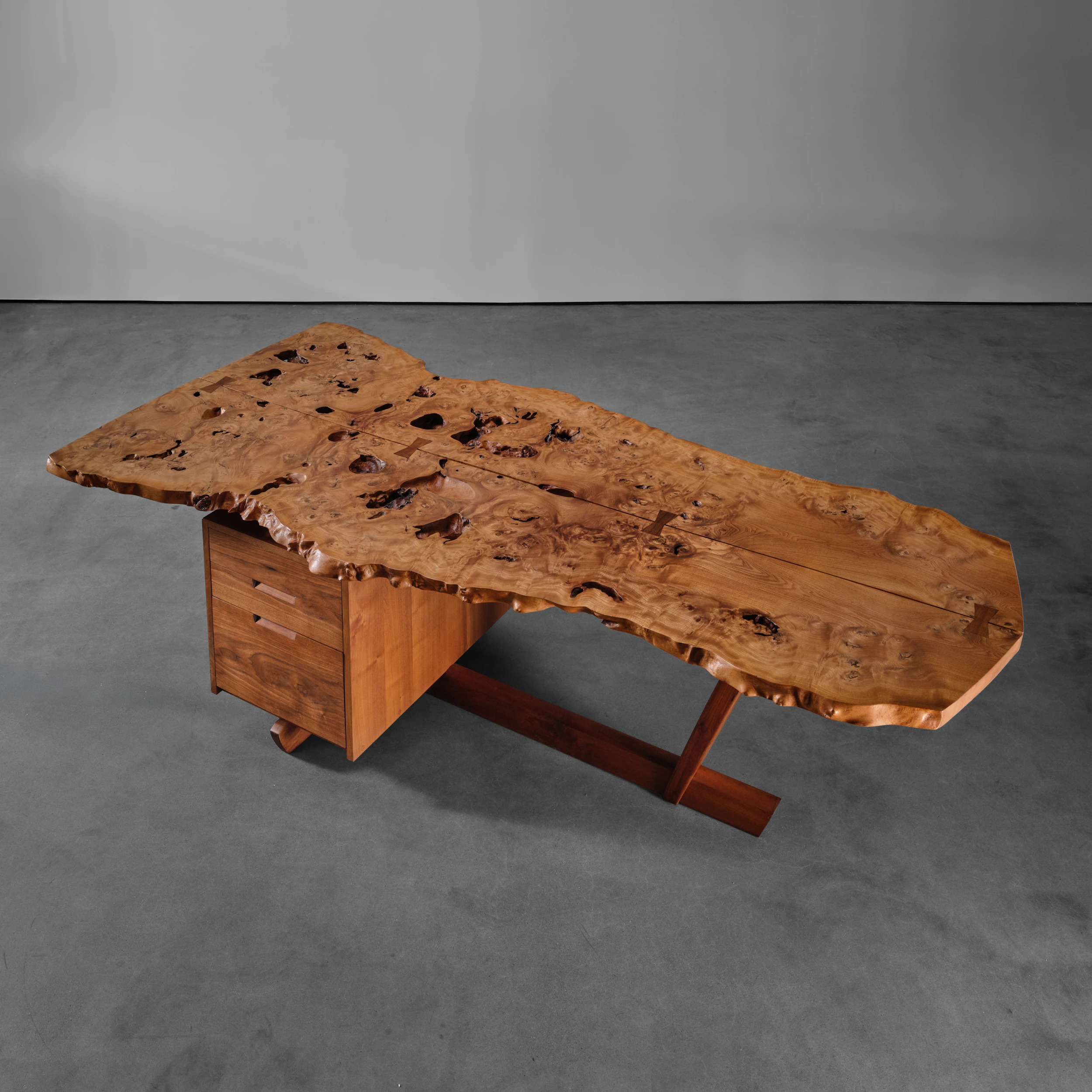 Mira Nakashima - Exceptional Custom Desk